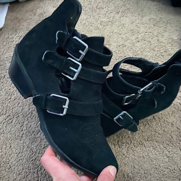 Black bootie - Picture 1 of 4